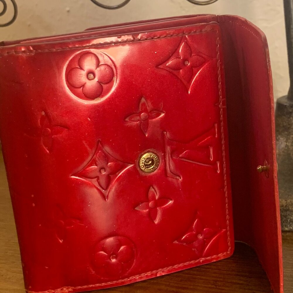 Louis Vuitton Wallet - Picture 16 of 16